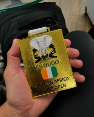 Telma Monteiro Instagram - Abidjan Africa Judo Open ❤️🥇
Podia ter sido qualquer outra prova.
Podia ter sido de qualquer outra forma.
Mas o tempo de Deus é sempre o mais certo.

Competir em África, em Abidjan, foi uma experiência tão linda que é difícil as palavras fazerem justiça. 
Que pessoas tão lindas com uma energia inigualável, alegres. Temos  tanto a aprender! Sou extremamente grata por ter tido a oportunidade de competir aqui e pela primeira vez experienciar o que já me tinham dito mas nunca tinha vivido. O meu dia foi bonito, não porque ganhei, o meu dia foi bonito porque as pessoas eram bonitas, porque a energia era única. Ganhar foi a cereja no topo de um dia tão especial no meio de pessoas tão especiais. Tanta simplicidade e tanta alegria, Deus obrigada. De outra forma nunca teria vivido o que vivi. Emocionou-me uma energia tão única e pessoas tão lindas. Até um dia ❤️😭

E assim termina, a última tarefa que estava sobre o nosso controlo, agora é como Deus quiser, porque seja como for, nunca faltará gratidão por tudo. Foram meses muito duros e únicos, que ficam pra falar noutra altura 😭

Obrigada a todos os que acompanham e apoiam. Aqueles que estão sempre lá. Não temos como explicar, nem temos de explicar nada. Também porque poucos iam entender. Apenas, obrigada por me permitirem ser a minha melhor versão… humana. ❤️