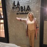 Terelu Campos Instagram - Ayer mi gran amigo Daniel Talavera inauguró junto al @grupolafabrica_restaurantes este nuevo restaurante @labobiadevaldebebas estoy segura q os va a encantar !!! Y q vivan los empresarios q siguen arriesgando y dando puestos de trabajo ! Te quiero mucho amigo💗