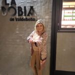 Terelu Campos Instagram - Ayer mi gran amigo Daniel Talavera inauguró junto al @grupolafabrica_restaurantes este nuevo restaurante @labobiadevaldebebas estoy segura q os va a encantar !!! Y q vivan los empresarios q siguen arriesgando y dando puestos de trabajo ! Te quiero mucho amigo💗