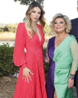 Terelu Campos Instagram - Felicidades al amor de mi vida q hoy cumple 24 años !! Q orgullosa estoy de ti !! Se feliz y no olvides q yo siempre estaré aquí para ti! Te amo !! Imposible elegir una sola Foto !!