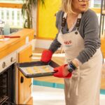 Terelu Campos Instagram - No os olvidéis q esta noche tenéis una cita con Bake Off “famosos al horno” aquí os dejo algunos momentos !! 💗