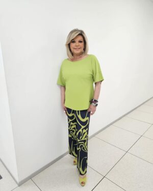 Terelu Campos Instagram - De vuelta a Mañaneros en este viernes caluroso . Total look @canneschic