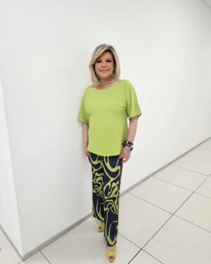 Terelu Campos Instagram - De vuelta a Mañaneros en este viernes caluroso . Total look @canneschic