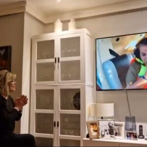 Terelu Campos Instagram - No puedo estar más contenta y más orgullosa, porque yo más que nadie sé, el gran esfuerzo que has hecho, tu gran superación. Por muchas más semanas superándote 💗 #supervivientes2024 @alerubioc @carmenborregocampos @supervivientestv @isamoya__ @karlagarciarojo_ @juanpenaoficial @quiquevini @mariliakoala @mariantrojo @lopezcarne