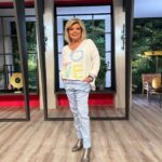 Terelu Campos Instagram – A pocos minutos de comenzar D Corazón en @rtve , sábado de lluvia y viento con total look @canneschic