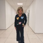 Terelu Campos Instagram – Enseguida nos vemos en Mañaneros @rtve. Hoy todo al negro pero llena de amor con mis corazones. Total look @canneschic