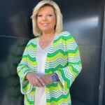 Terelu Campos Instagram – Cuenta atrás para empezar la sección de sociedad en Mañaneros @rtve. Hoy con un look completo de @canneschic . Quien con verde se atreve…..😱🤣😘