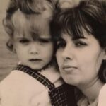 Terelu Campos Instagram - Felicidades Mama . Es el primer año sin ti y no es nada fácil asumirlo😪. Espero al menos q estés con tu madre querida porque sé q siempre fue tu gran amor junto con nosotras . Te quiero mucho y me haces mucha falta. 💗💗