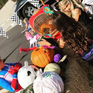 Teresa Castillo Instagram - Hosted our 2nd annual neighborhood pumpkin race yesterday and it was a blast! 🎃🏎