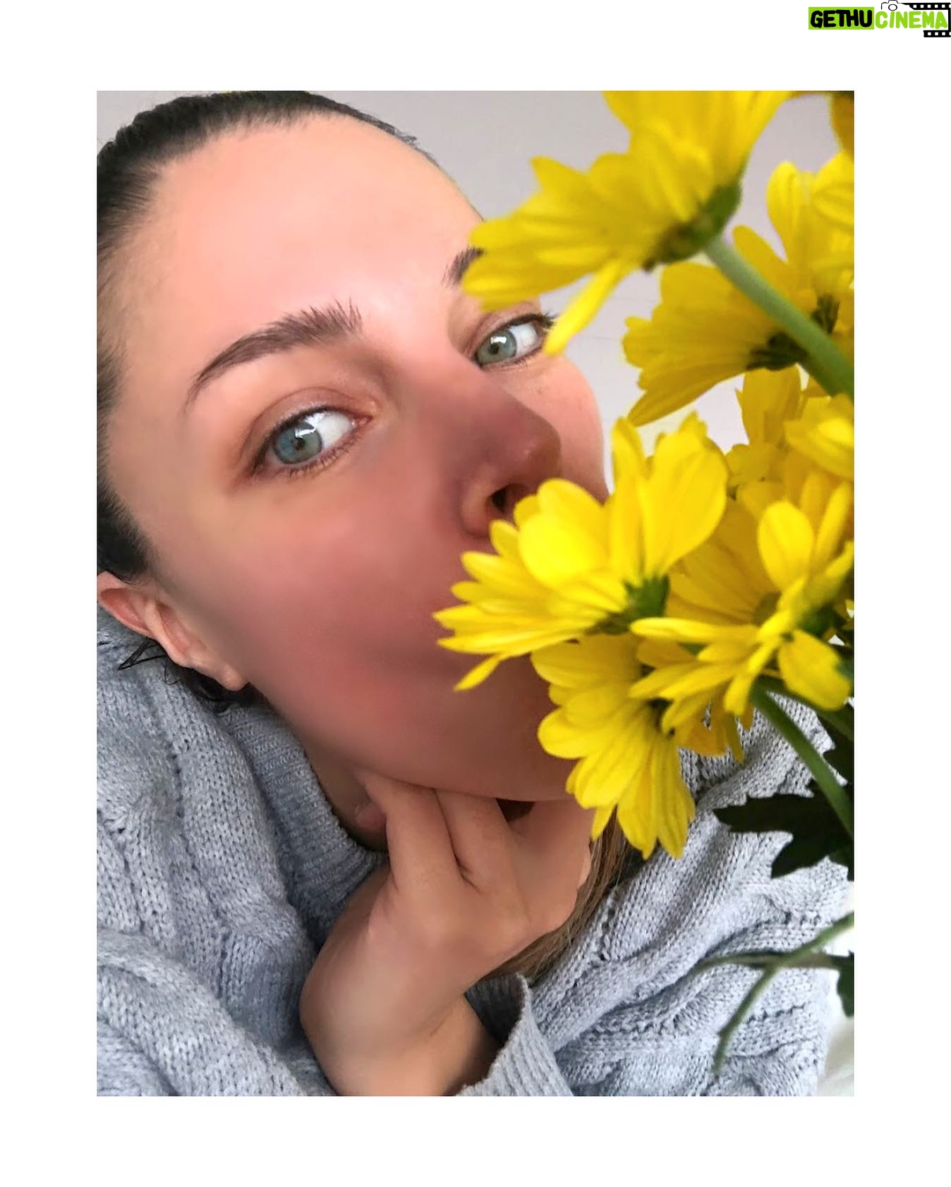 Teressa Liane - 1K Likes - Flower love !!! Xx 🌼🥰🌼