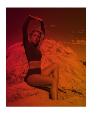 Teressa Liane Instagram - 🌊🖤🌊 Xx

Photographer : @faustovergara 
Hair : @rosesaffioti 
Make up : @angelaconte32 
Stylist : @___miss___d___