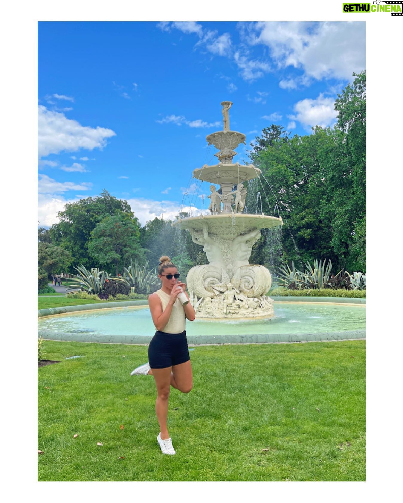 Teressa Liane - 1.4K Likes - Quite the chameleon !! 💦👼🏼👍🏻💦x #veryimpressive 🧚🏻♀️✨