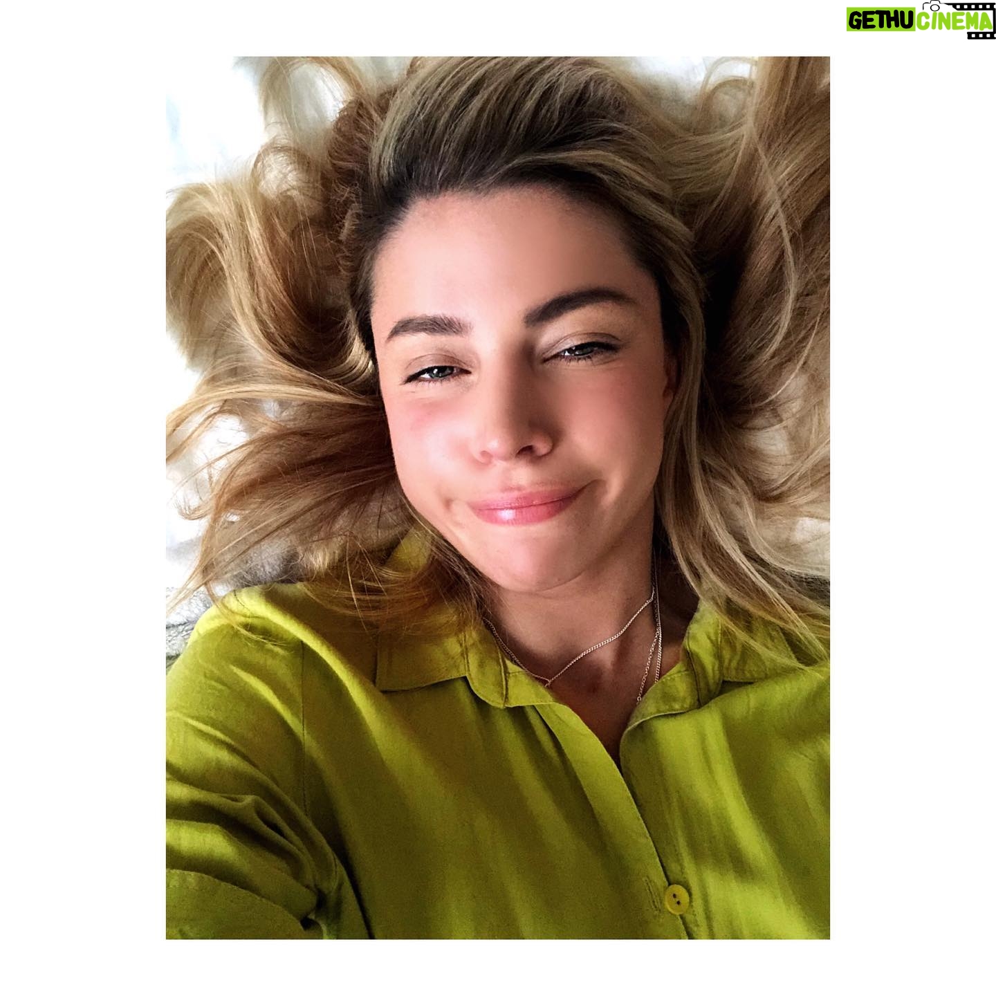 Teressa Liane - 2K Likes - A Self Portrait Collection. 🖐🏻🖼
Time to make friends with the ol’ reflection again…
“Oh, hi. Didn’t see you there” 🙍🏼♀️🪞🙍🏼♀️ “Oh, hi. Didn’t see you there also, as well” 🥸👍🏻
#Lockdown6
3/3
❤️ x