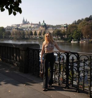 Tereza Taliánová Instagram - She’s a beast i call her karma 🖤
#terezatalianova #prague #autumn 
Photo by: @janhrncir1
