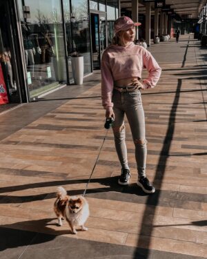 Tereza Taliánová Instagram - shopping partner @tessatko 🤎
#pomeranian #pom #terezatalianova #puppy #pomeranianpuppy