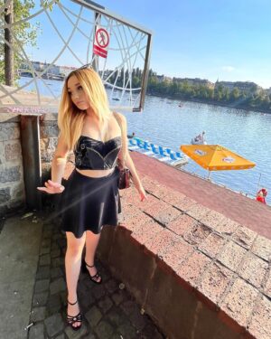 Tereza Taliánová Instagram - inspire yourself 
#terezatalianova #blondie #zofin #prague #summer #praguegirl