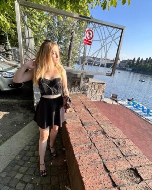Tereza Taliánová Instagram - inspire yourself 
#terezatalianova #blondie #zofin #prague #summer #praguegirl