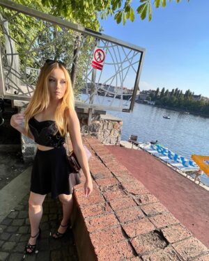 Tereza Taliánová Instagram - inspire yourself 
#terezatalianova #blondie #zofin #prague #summer #praguegirl