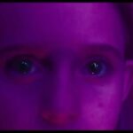 Tereza Ramba Instagram – Jsem na @tausatko a celou naši bandu pyšná. Z povzdálí pozoruju kam až to roste, abych se mohla brzo přiblížit. Je dar Amerikánku hrát, je dar být s vám sněhovou vločkou. Jsem pyšná na všechny Amerikánky, na plátně, na divadle, v děcácích a pasťácích. Na všechny Amerikánky v životě. Viktorův film je osobitej a ostrej jako břitva, ale taky otevírá důležitá společenská témata. Nedejte se Amerikánky. Jsem skála. Jsem útes. Jsem síla kterou nedokážete zlomit. @amerikankafilm
