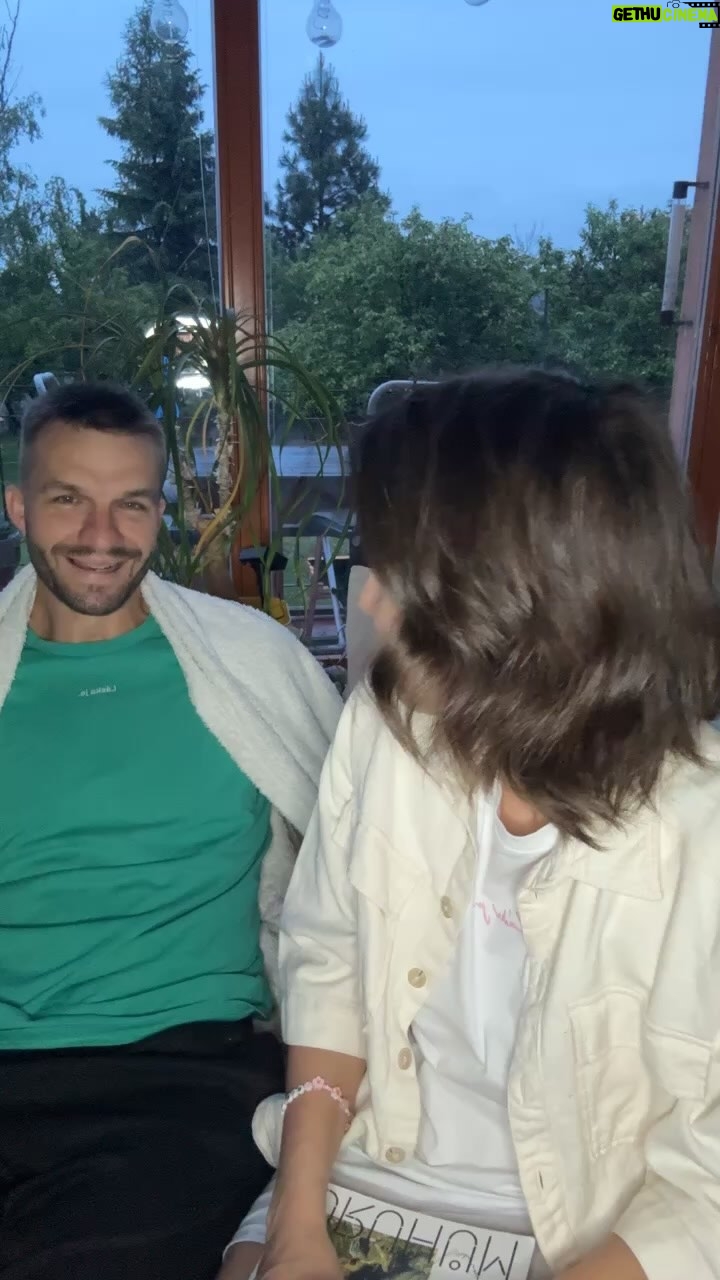 Tereza Ramba Instagram - První testovací živák DobroDruhům🩶 Přijďte na Intuitivní cestopis 10.5. 18:00 a poslední před pauzu 17.6. 18:00 a 20:30 @bio_oko 🩶