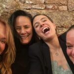 Tereza Ramba Instagram - Poslední týdny.. Kamarádi a láska. Pak mám mraky fotek dětí a lesa. Život je láska! 1. Takhle my pracujeme. Je to šílený. Prostě je. A nevyměnila bych to. @matyasramba 2. Dan má super tapetu❤️‍🔥 @daniel.dan.svatek 3. Nejkrásnější a nejšikovnější @sarumanka jako nová posila Láska je. @laskaje.cz Odměnit se umíme. 4. Bráchové v lásce. @vita.ramba 5. Moji nový kumpáni, něco chystáme. @jan.dolansky.official @lukasprikazky @janak.karel já se tak těším! 6. Já a pan Jiří @jirikrhut slavíme Ewušku❤️‍🔥 @ewa_farna93 7. Těsně po bouři @eliskakrenkova @amerikankafilm 8. Haló tady Havel doják❤️‍🔥 9. 10. Láska přátelství a rodina. To je všechno co nakonec máš. Bez vás by nebylo nic. @matyasramba @michaela_bastien @martan42 @jirimadl86 @dagmarhavlova_official a všichni co tu nejste.