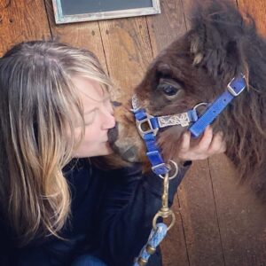 Teri Polo Instagram - This past weekend, Bayley and I got to visit heaven in Charlottesville, VA…

❤️ @ohkaytacos 🐴🐎🏇

We got to meet Big John, who is probably one of the largest horses in the world, literally. Teeny tiny Bison, who is definitely one of the smallest. And of course, dear sweet Colby, who started it all. Among many other amazing horses, minis, and mules, our time at the rescue was absolutely eye opening, educational and heartbreaking. What these young women are achieving goes above and beyond what you might think possible. I was in awe of their strength, fortitude, and absolute love and devotion to these extraordinary animals. 
You see, many, if not most, of these animals were rescued from k!ll pens. 
I will not go into detail regarding some of the horrific circumstances that led to these rescues, or where they were rescued from, how and why, but I can tell you this…these women are brave and relentless, powerful and have emotions of steel when necessary. The emotional toll for someone who’s life pretty much revolves around these stunning beasts is indescribable. And they told us they can only stomach the most difficult tasks about once a month because the emotional devastation is too much. 
These are only a few pictures Bayley and I were able to take because we were so caught up in the magic and joy of spending a couple of hours among these gorgeous “babies”!! And of course, in the company of these extraordinary women. 
Didn’t even THINK to get pics with them. 
But rest assured, we will be back and will share more personal stories and pics. Just wanted to get this link and info out there as soon as possible. 
Please visit their link to learn more about their rescue, what it entails, who they are and to be introduced to some of the beloved ambassadors. And maybe find a love of your own to save and give just the life they deserve to live, for the rest of their days. Many diamonds in the rough, as well as big beautiful hearts that just deserve to live out the rest of their lives at peace, retired, and showered with love. 
My biggest thanks to @ohkaytacos 
Ally, Olivia, Bella and
Shannon (@smcgowan_horses )Your hearts are endless…❤️❤️❤️❤️

Link is in my bio…