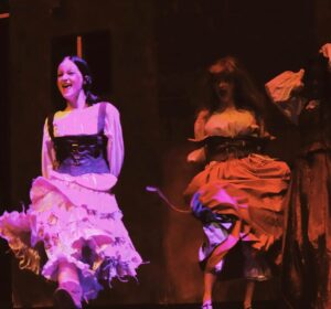 Teri Polo Instagram - I can’t tell you how amazed I am with my extraordinary daughter Bayley…
dancing, teasing, seducing, laughing, and singing her way through her school musical, Les Miserábles. 

You’re simply stunning…
I am in awe, BP

I love you,
mom 💜

#daughter #iloveyou #musical #dancing #singing #laughing #lesmiserablesmusical 
#lesmiserables
