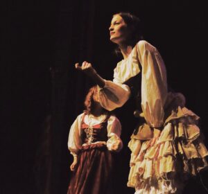 Teri Polo Instagram - I can’t tell you how amazed I am with my extraordinary daughter Bayley…
dancing, teasing, seducing, laughing, and singing her way through her school musical, Les Miserábles. 

You’re simply stunning…
I am in awe, BP

I love you,
mom 💜

#daughter #iloveyou #musical #dancing #singing #laughing #lesmiserablesmusical 
#lesmiserables