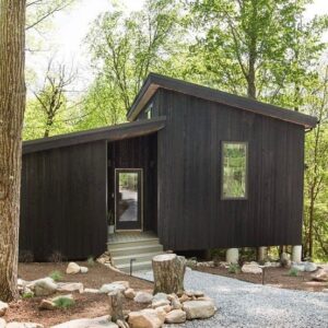 Teri Polo Instagram - So, this happened…#offthegrid 

So grateful for Devon and Jenna. 
My happiest place…
My heaven on earth…
@dollysodscabin 
Check it out, go…now. 

📸: @dollysodscabin
Some 📸: me

Check out my review on AirBnB. It’s extraordinary. Truly. The cabin, not my review 🤣