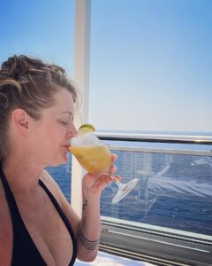 Actress Teri Polo HD Instagram Photos and Wallpapers May 2023