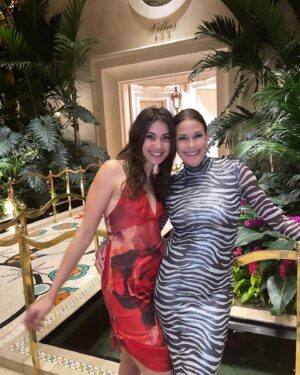 Teri Hatcher Instagram - What happens in the club stays in the club 😂🎉🍾 Thanks @xslasvegas @wynnlasvegas for a raging good time. I did need a few days to recover but this time together was time  well lived! 🙏🏻🎉🥳👏🏻