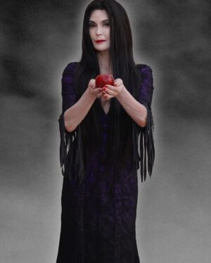 Teri Hatcher Instagram - Nothing desperate about this housewife. 😉Come see me as #morticia in #theaddamsfamilymusical I’m so grateful to be a part of this spooktacular cast. #fredkalvitheatre #thousandoaks Oct 14 th - 23rd #familyfun #musicaltheatre #halloween #datenight #thingstodoinla