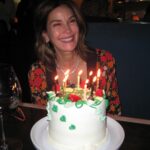 Teri Hatcher Instagram - Wishes have been made. 364 days and counting. Making it happen! Let them eat cake! @sweetladyjanecakeshop #yum