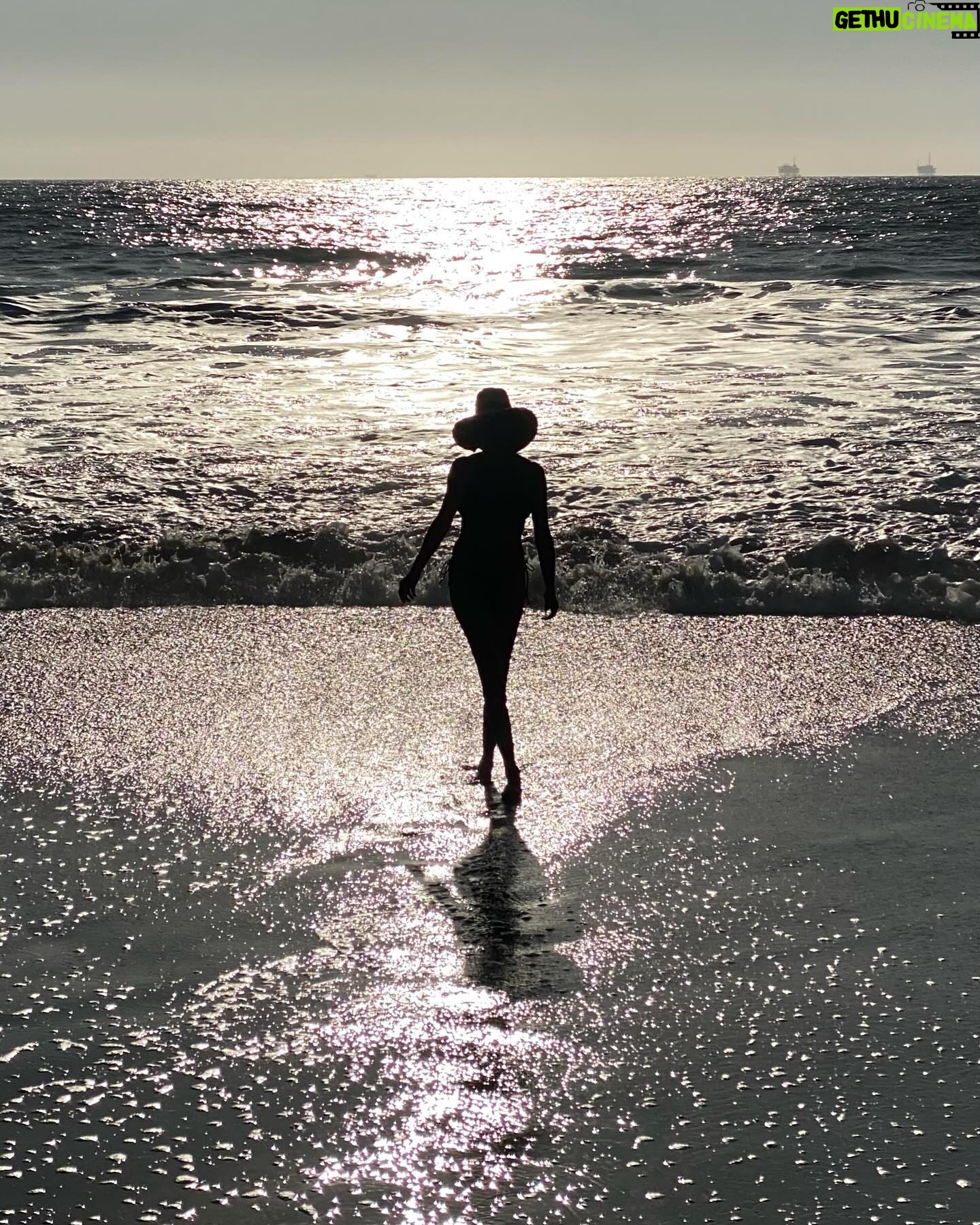 Teri Hatcher - 46.5K Likes - Goodbye 58 Hello 59. What an amazing day Iâve spent in nature with loved onesâŚcold ocean, warm hearts, moving, talking , laughing. With age comes the deepest sense of acceptance and freedom, appreciation and gratitude and the energy and ambition to do all that you can in and for this world and the people in it. Grateful for each day and the opportunities it brings. My heart is full. Thank you everyone for all the birthday wishes. #everydayisagift #nofilter