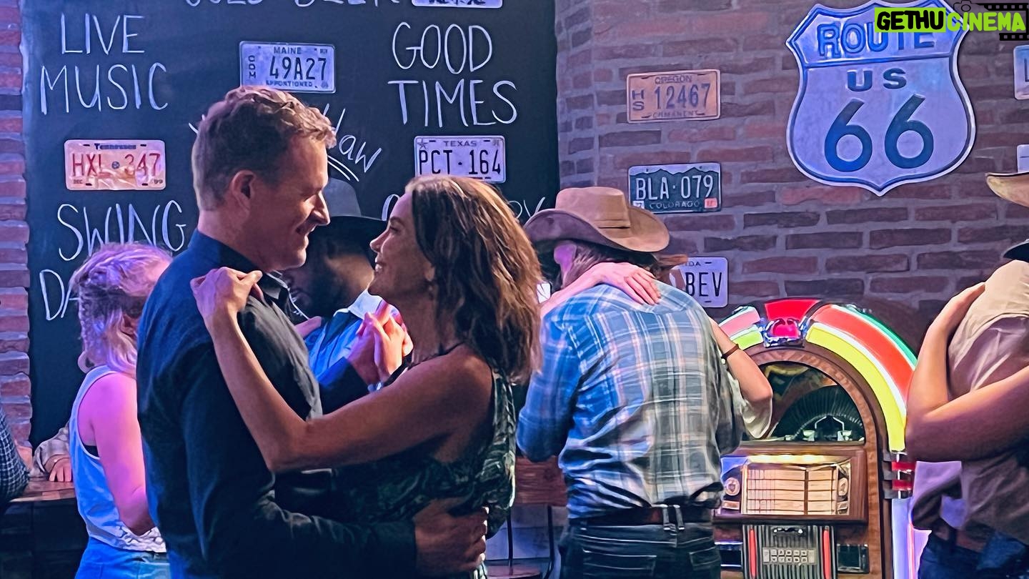Teri Hatcher Instagram - Here’s a behind the scenes #midlovecrisis photo dump. Watch on @hallmarkmovie Tomorrow October 9 th 9/8 pm. Enjoy! Happy weekend !