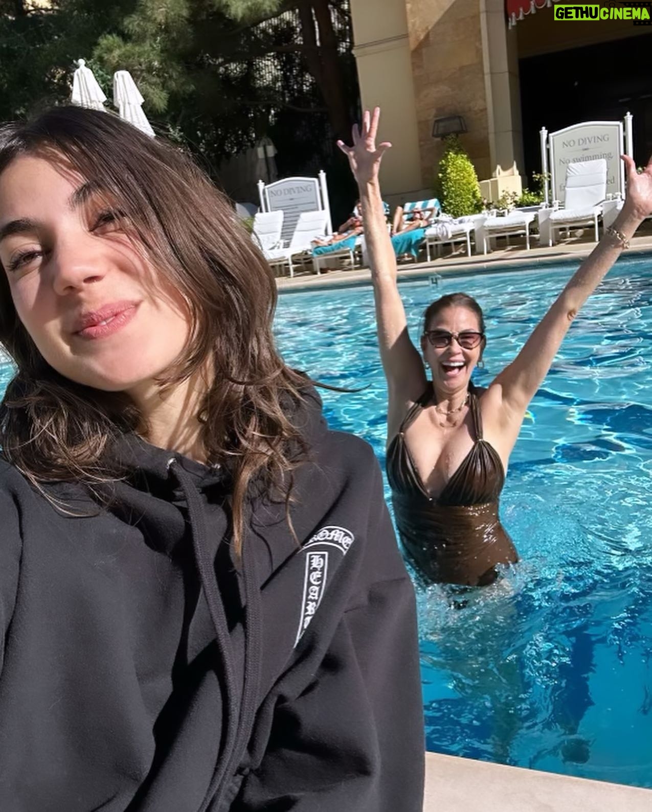 Teri Hatcher - 15.3K Likes - What a way to celebrate 26 years of life with @iamemersontenney đ So grateful to be her mom & SO fun to celebrate with her and her girlfriends𼳠@wynnlasvegas Thanks for helping us create memories we will never forget! #bestweekend #birthdays #girlsnight #vegas #celebrations