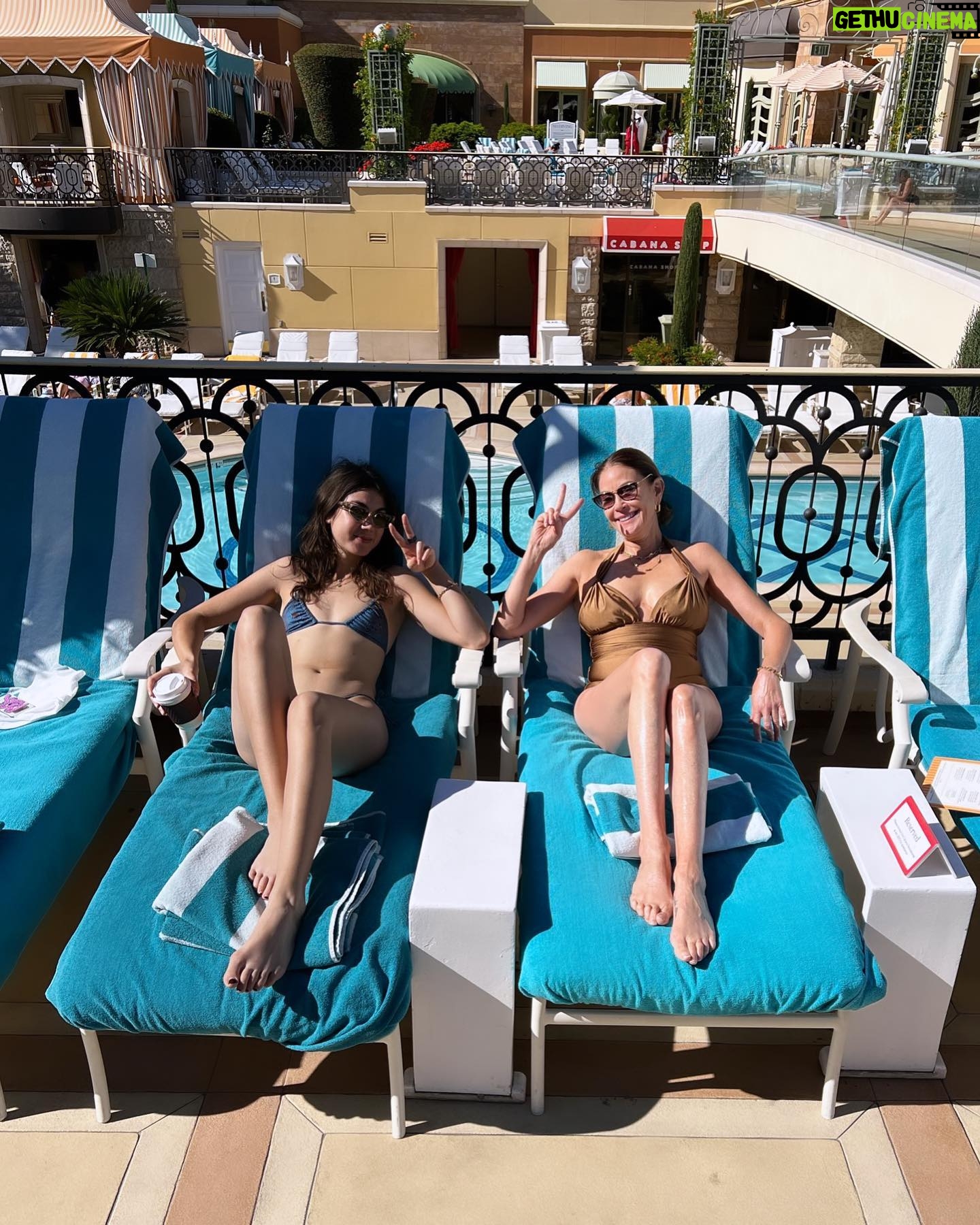 Teri Hatcher - 15.3K Likes - What a way to celebrate 26 years of life with @iamemersontenney đ So grateful to be her mom & SO fun to celebrate with her and her girlfriends𼳠@wynnlasvegas Thanks for helping us create memories we will never forget! #bestweekend #birthdays #girlsnight #vegas #celebrations