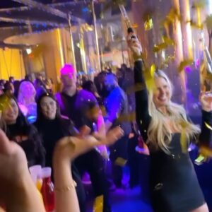 Teri Hatcher Instagram - What happens in the club stays in the club 😂🎉🍾 Thanks @xslasvegas @wynnlasvegas for a raging good time. I did need a few days to recover but this time together was time  well lived! 🙏🏻🎉🥳👏🏻