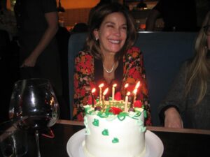 Teri Hatcher Instagram - Wishes have been made. 364 days and counting. Making it happen! Let them eat cake! @sweetladyjanecakeshop #yum