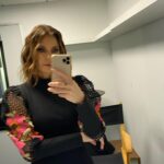Teri Hatcher Instagram - Little sneak peak at some backstage vibes from today’s interview with @accesshollywood Thanks for having me @kithoover @melissapeterman So fun! Watch today 1pm KNBC #accessdaily #midlovecrisis @hallmarkmovie Hair & Makeup: @faustinehornok Styled by: @thedollhaus.co @elliatt @janeylopatypr @aquabrandofficial I LOVE the sleeves on the dress! Obsessed! Have a great weekend all!!