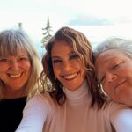 Teri Hatcher Instagram - Here’s a peek #bts #christmasatthechalet filmed last May. So grateful for my decades long friendships with the brilliant @hairtastic & @makeupbydianemazur !! For the multi talented & able to shoot a film in 12 days directer @lucieguest !!! 🎥 We also found time for awesome weekend wine tastings with @winebosstours in #kelowna 🍷Thanks also to an unbelievably hard working crew and cast! !! Your efforts were vital! As we head into the #holidayseason I wish everyone peace & love 🎄🎁🔔⛄️♥️Hope you catch this holiday heart warmer @lifetimetv NOV 25 th and on demand.