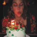 Teri Hatcher Instagram - Wishes have been made. 364 days and counting. Making it happen! Let them eat cake! @sweetladyjanecakeshop #yum
