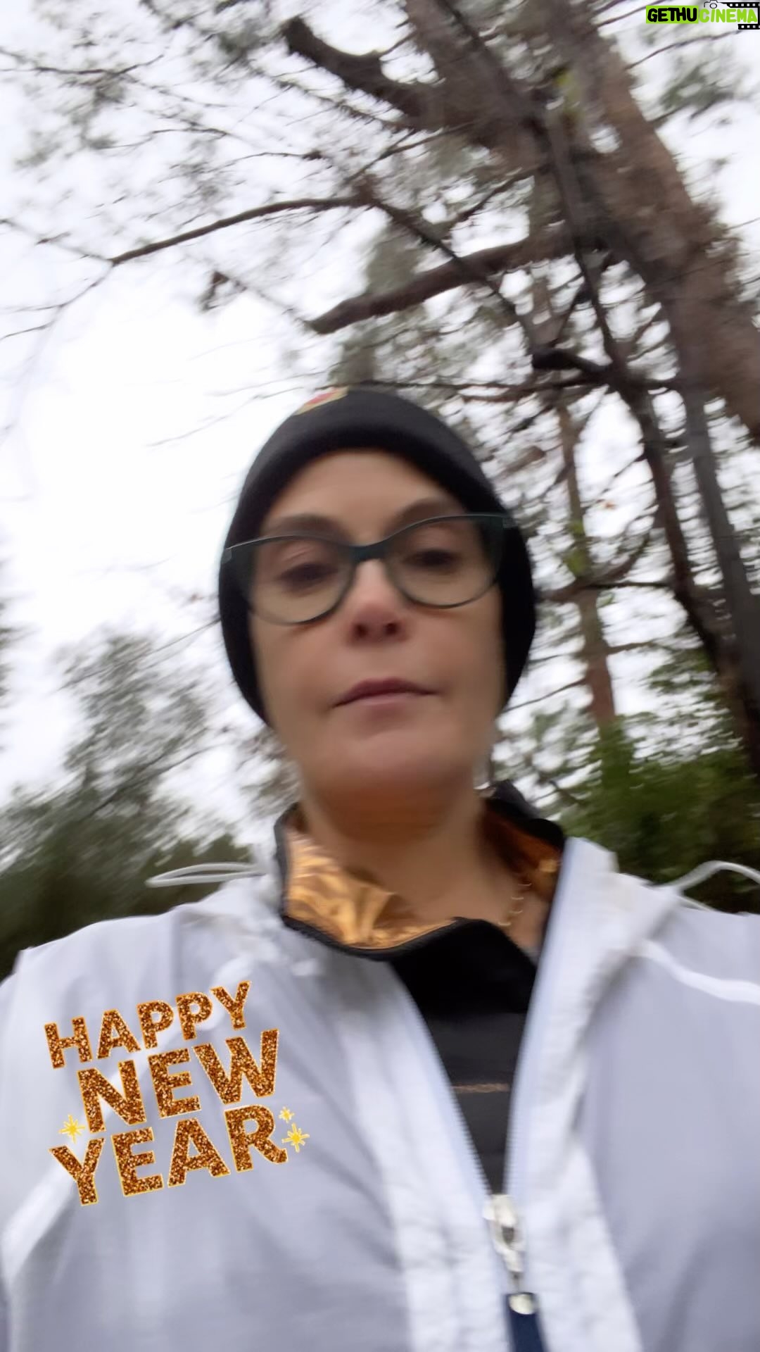 Teri Hatcher Instagram - Happy New Year. Some #newyear #philosophy from my rainy day walk. I hope you all enjoy a 2023 that’s healthy, fulfilling, and thriving. #meditaion #reflection #nature #intentions