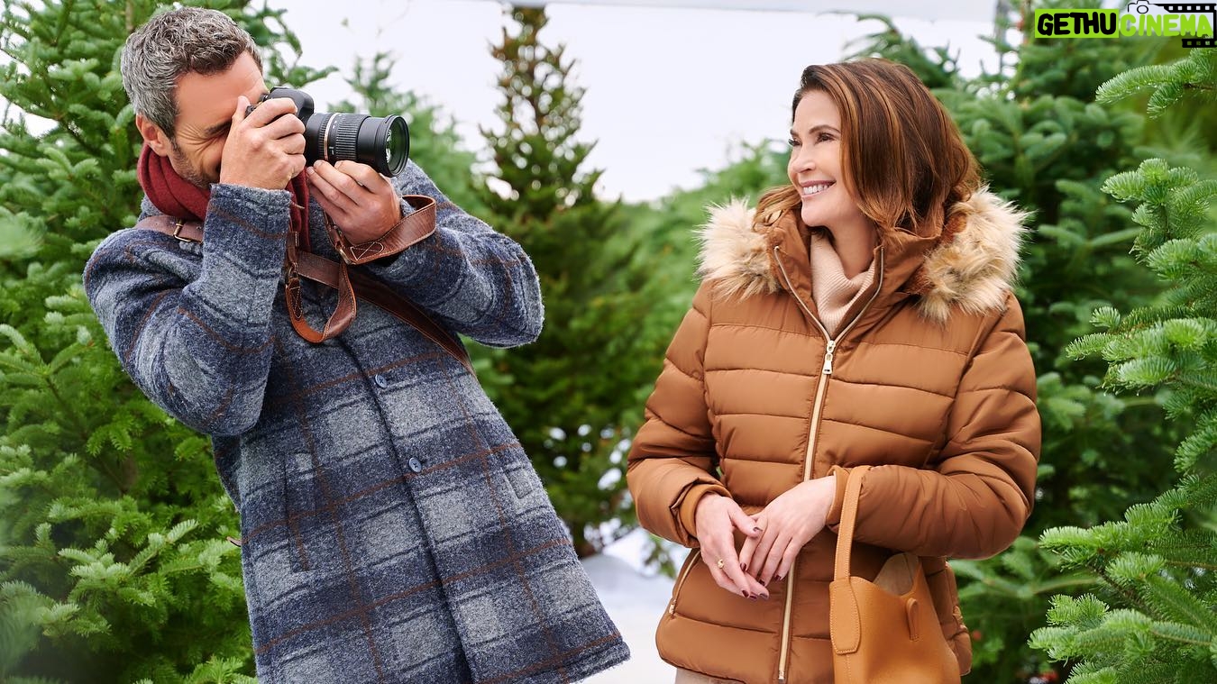 Teri Hatcher Instagram - It’s the most wonderful time of the year….to fall in love. Stream “How To Fall In Love by the Holidays” free on @therokuchannel Now! #howtofallinlove @therokuchannel