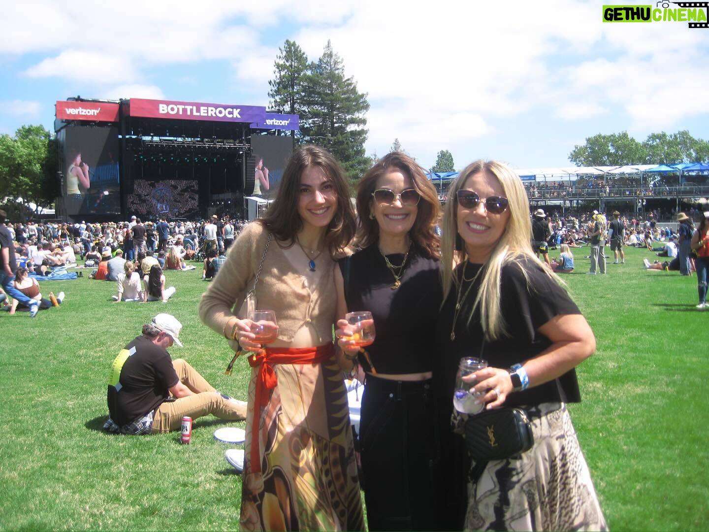 Teri Hatcher - 14.7K Likes - The best time had with amazing friends, great wine and incredible music. Our annual tradition did not disappoint! @bottlerocknapa #grateful