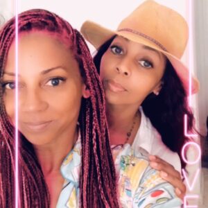 Terry Ellis Instagram - Happy #bestfriendsday! 👧🏽💓👧🏽32 years down and a lifetime to go!!! My #bestie is SOLID! Solid as a ROCK 🪨 
#HollyAndTerry #TerryAndHolly 
#bestfriends #twins #doppleganger