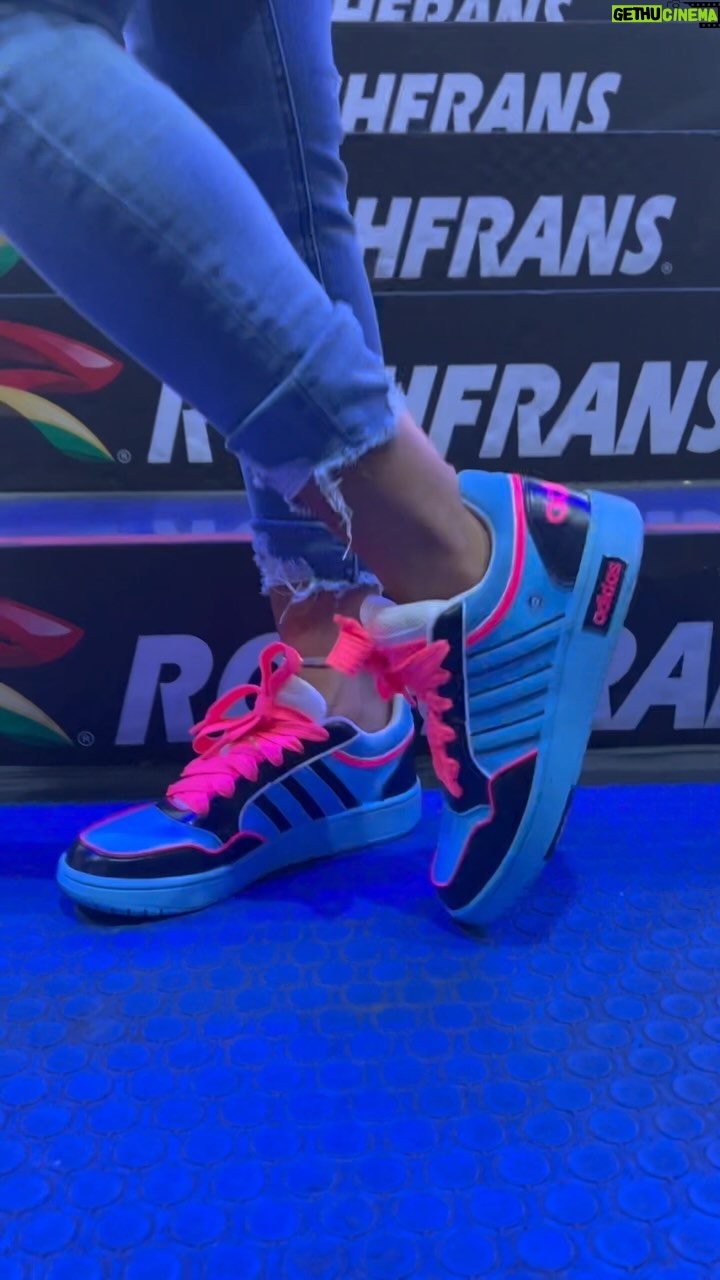 Tessa Blanchard Instagram - HUGE S/O to my friend @realvikingmb13 for these custom kicks! Esta noche we will set @arenamexico_oficial on fire! Muchas Gracias por todo, amigo! Eres increíble 💙🍃💎 #LosDiamantesDelDesierto #LosDivertidos #ArenaMexico #Innegable #ParaSiempre