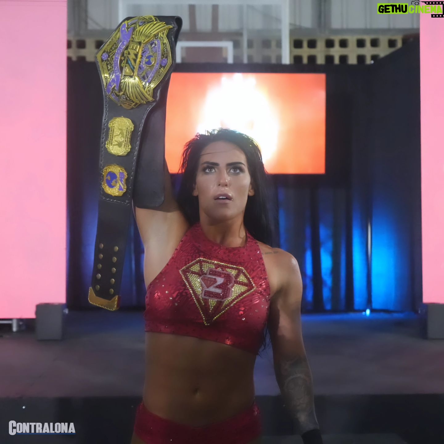 Tessa Blanchard Instagram - ÚLTIMA HORA: @tessa_blanchard se convierte en la PRIMERA Campeona Mundial Femenina de @evolutionwrestlingalliance tras derrotar a La Destructora Nancy. #EvolutionNight ÚNICAS DECLARACIONES en Contralona (YouTube) ▶️ #luchalibre #wrestling @cmll_mx #prowrestling