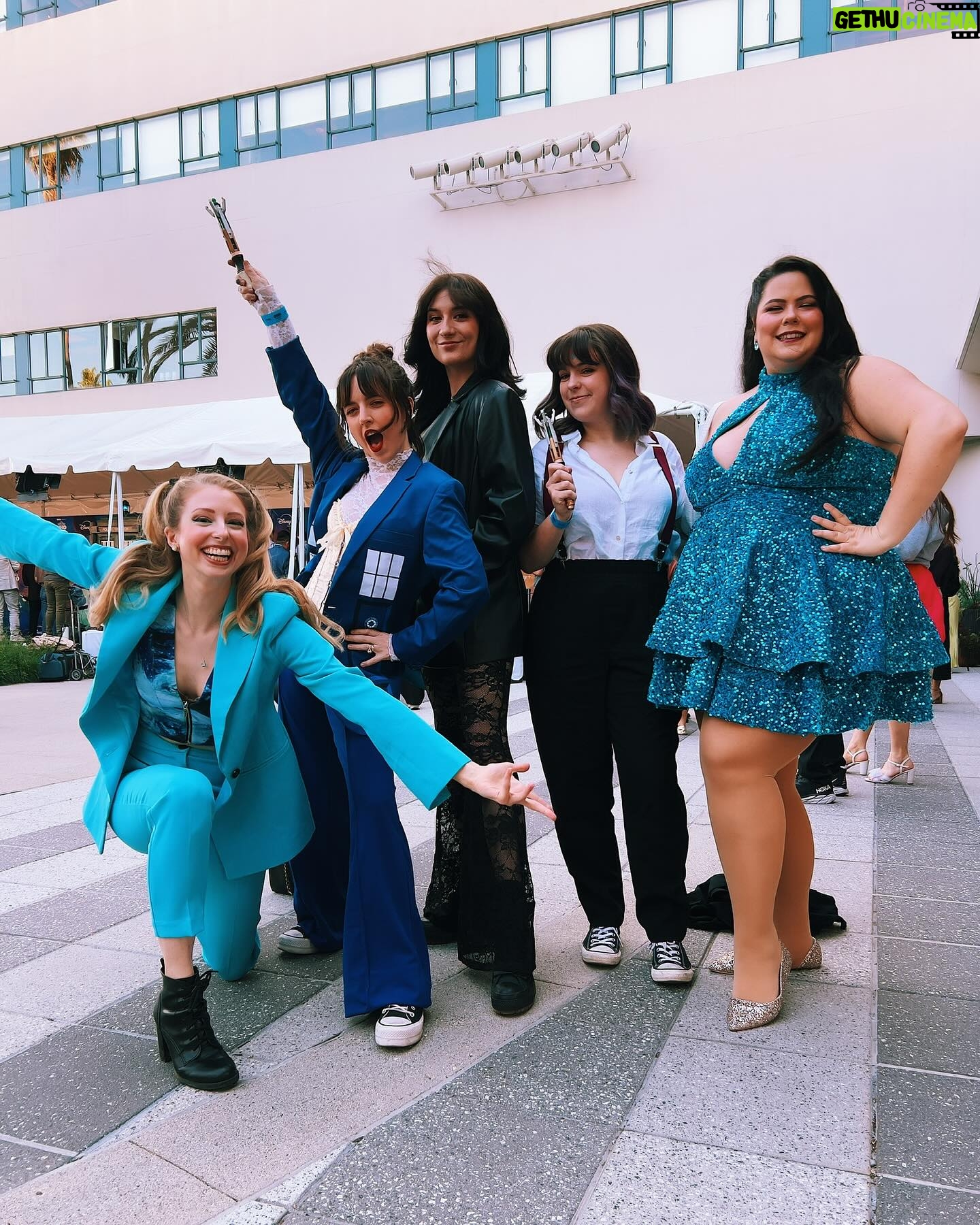 Tessa Netting Instagram - MY FELLOW WHOVIANS! I realized I never posted about the new season of @disneydoctorwho so if you have not already get your lil timey wimey butts onto @disneyplus and watch Ncuti Gatwa absolutely SLAYYY as our Fifteeth Doctor!! 💙1️⃣5️⃣💙 I was lucky enough to be invited to the premiere (thank you @disney I love you) and truly felt like I stepped into a TARDIS back to 2010 because Russell T Davies is back baby!!!! And don’t even get me started on @thejinkx HELLOOOO DOCTOR WHO VILLAINS ARE ALWAYS MY FAVORITEEEEEE and Maestro was so creepy and campy and perfect I was completely and utterly gagged. God I forgot how much I loved this show. WATCH IT OR ELSE. #doctorwho #disneyplus #invited #dooooweeeeeooooo