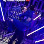 Tessa Netting Instagram - MY FELLOW WHOVIANS! I realized I never posted about the new season of @disneydoctorwho so if you have not already get your lil timey wimey butts onto @disneyplus and watch Ncuti Gatwa absolutely SLAYYY as our Fifteeth Doctor!! 💙1️⃣5️⃣💙 I was lucky enough to be invited to the premiere (thank you @disney I love you) and truly felt like I stepped into a TARDIS back to 2010 because Russell T Davies is back baby!!!! And don’t even get me started on @thejinkx HELLOOOO DOCTOR WHO VILLAINS ARE ALWAYS MY FAVORITEEEEEE and Maestro was so creepy and campy and perfect I was completely and utterly gagged. God I forgot how much I loved this show. WATCH IT OR ELSE. #doctorwho #disneyplus #invited #dooooweeeeeooooo